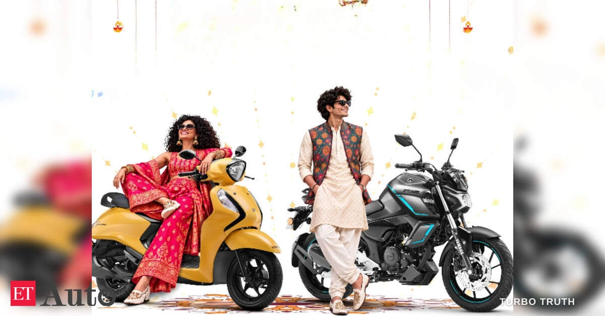 Yamaha Festive Offers Down Payment Rs 2499 On R15 FZ Fascino RayZR